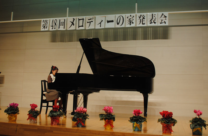 ��48�񃁃��f�B�[�̉Ɣ��\��