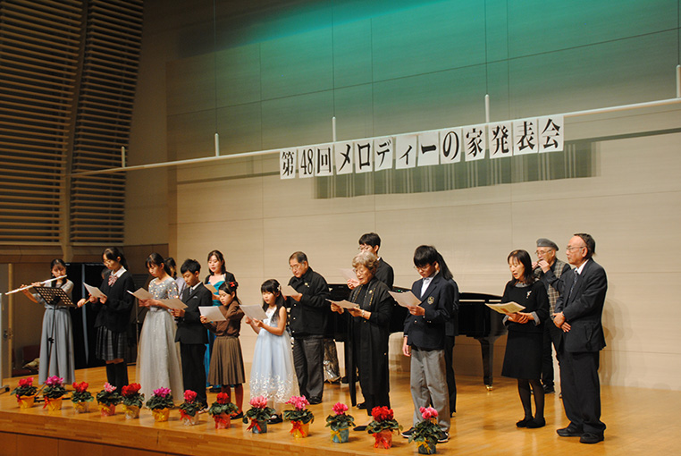 ��48�񃁃��f�B�[�̉Ɣ��\��